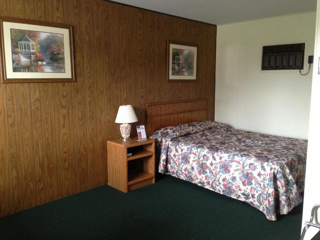 Capri Motel Mackinaw City Δωμάτιο φωτογραφία