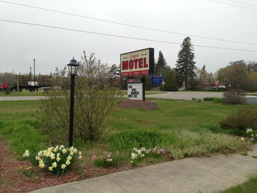 Capri Motel Mackinaw City Εξωτερικό φωτογραφία