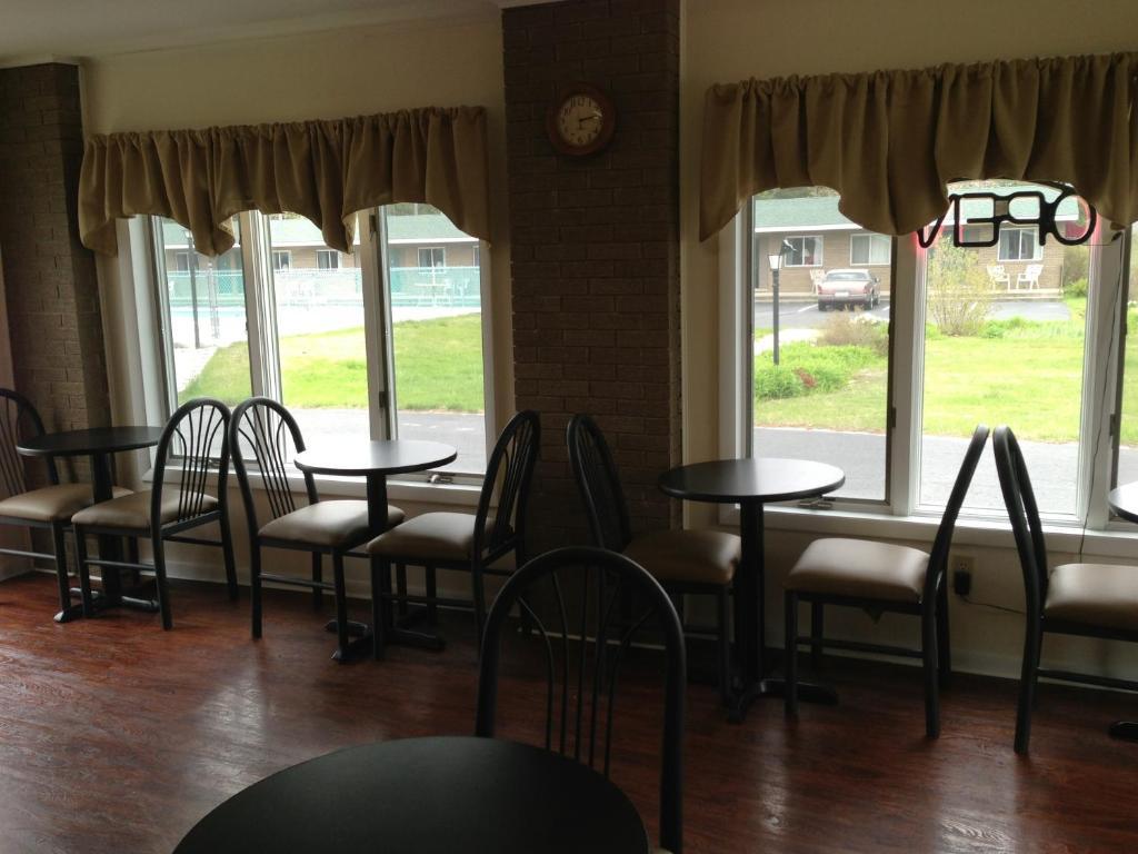 Capri Motel Mackinaw City Εξωτερικό φωτογραφία