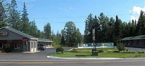 Capri Motel Mackinaw City Εξωτερικό φωτογραφία